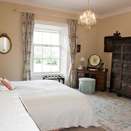 לינה וארוחת בוקר Collinstown  Lough Bawn House מראה חיצוני תמונה