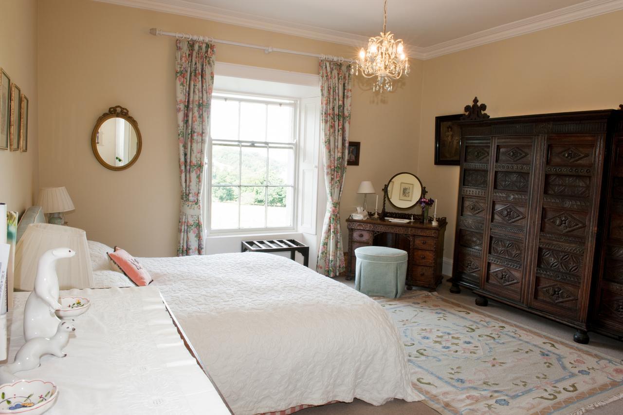 לינה וארוחת בוקר Collinstown  Lough Bawn House מראה חיצוני תמונה